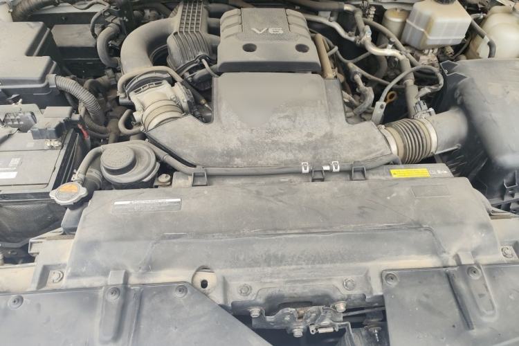 Used Nissan Patrol  Engine Bay