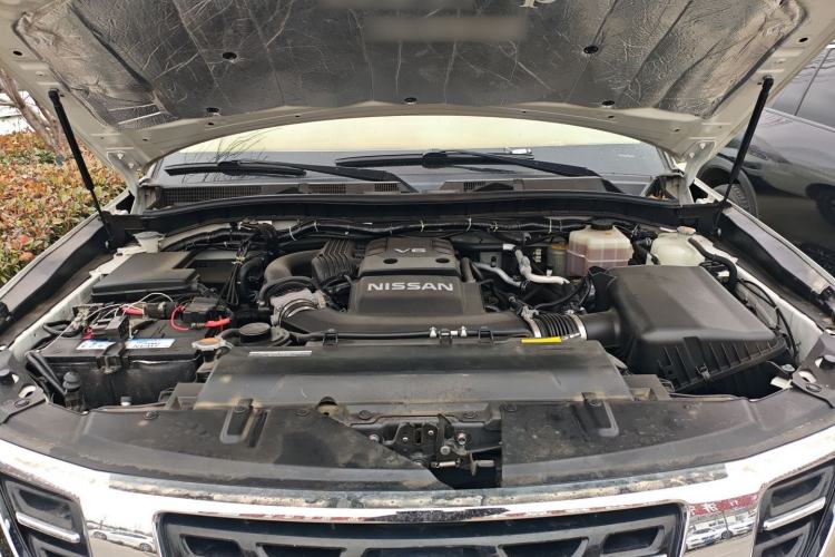 Used Nissan Patrol 2017 4.0L XE Middle East Version Engine Bay