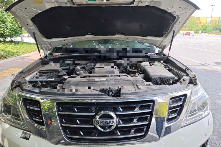 Used Nissan Patrol  Engine Bay