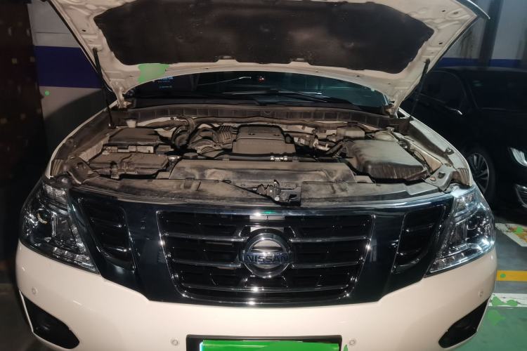 Used Nissan Patrol  Engine Bay