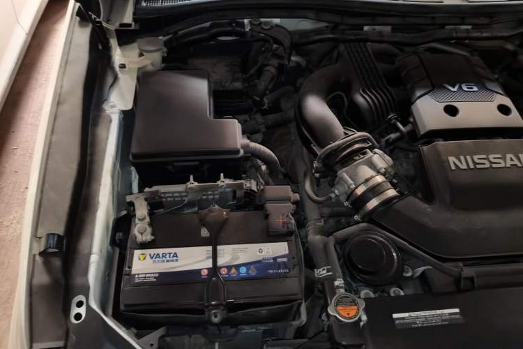 Used Nissan Patrol 2017 4.0L XE Middle East Version Engine Bay Right