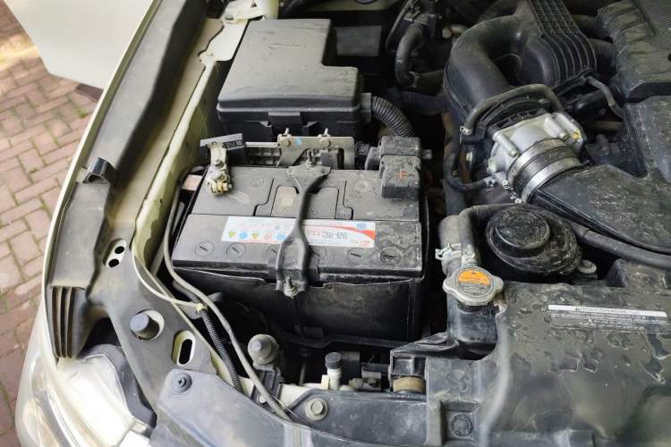 Used Nissan Patrol  Engine Bay Right