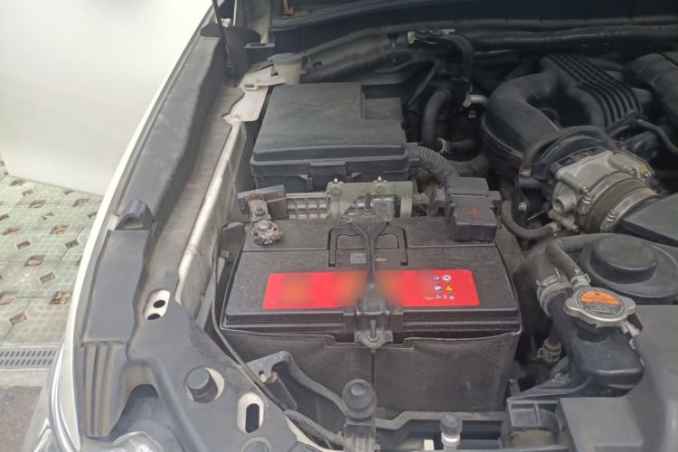Used Nissan Patrol 2017 Y62 4.0L SE-T2 BOSE – Middle East Engine Bay Right