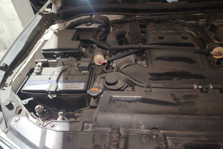 Used Nissan Patrol 2017 4.0L Parallel Import Engine Bay Right