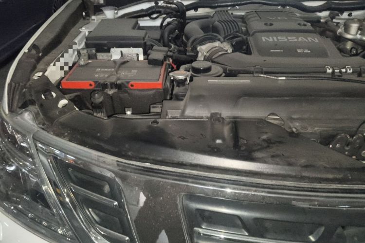 Used Nissan Patrol 2017 4.0L SE U.S.-Spec Version Engine Bay Right