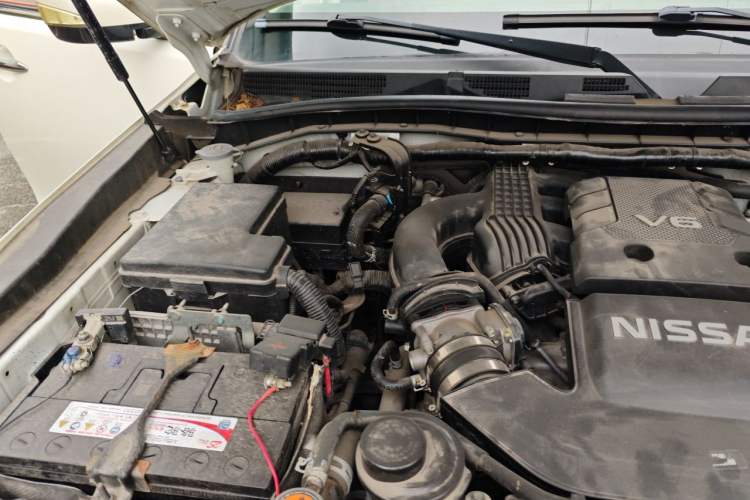 Used Nissan Patrol 2017 Y62 4.0 XE U.S.-Spec Model Engine Bay Right