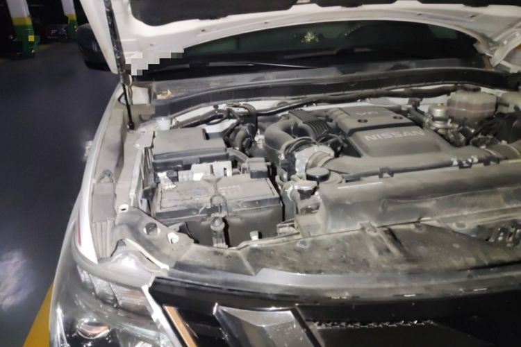 Used Nissan Patrol 2017 4.0L SE U.S.-Spec Version Engine Bay Right