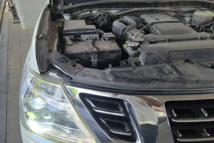 Used Nissan Patrol  Engine Bay Right