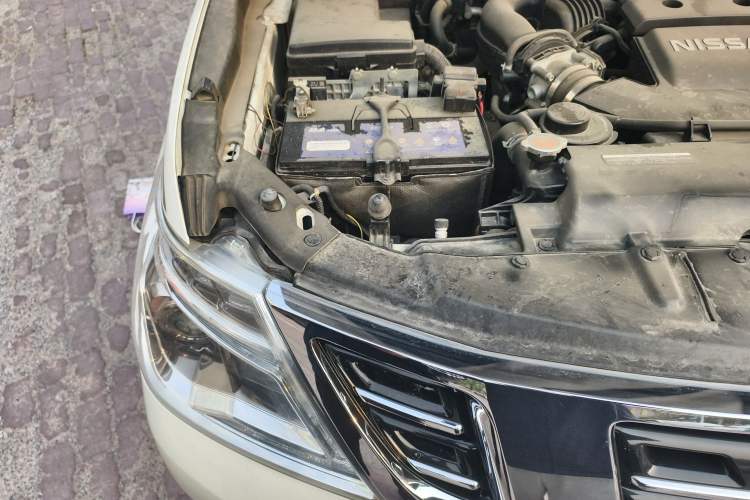 Used Nissan Patrol 2017 4.0L XE Middle East Version Engine Bay Right