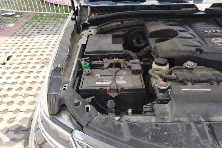 Used Nissan Patrol  Engine Bay Right