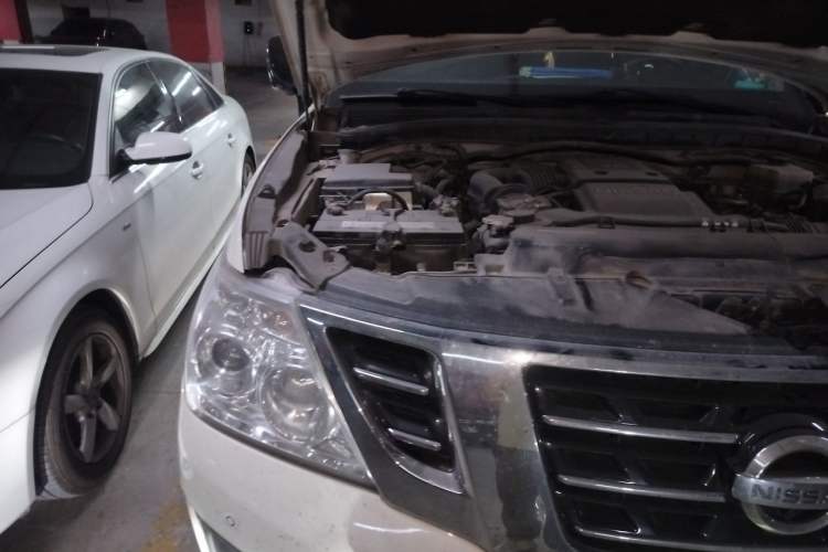 Used Nissan Patrol  Engine Bay Right