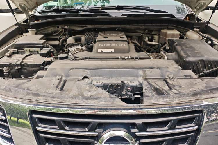 Used Nissan Patrol  Engine Bay