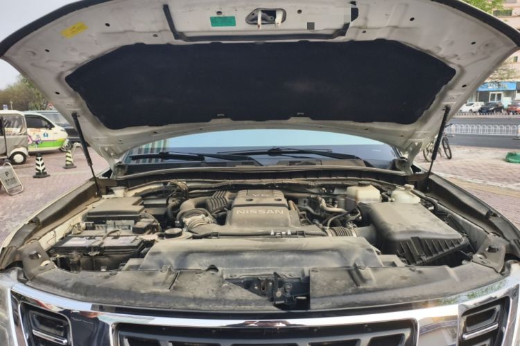 Used Nissan Patrol 2017 4.0L XE Middle East Version Engine Bay