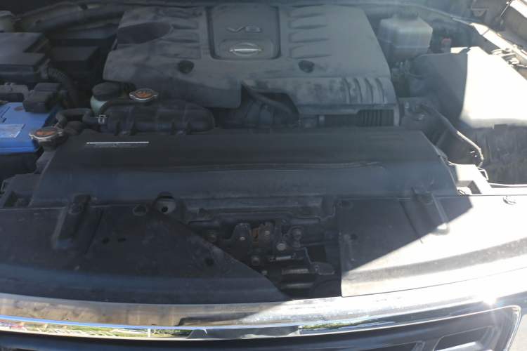 Used Nissan Patrol 2017 5.6L Standard Edition Engine Bay