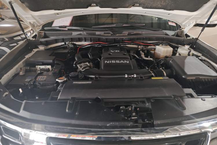 Used Nissan Patrol  Engine Bay