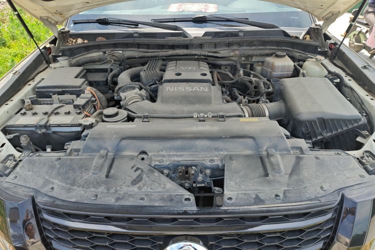 Used Nissan Patrol 2017 4.0L Parallel Import Engine Bay