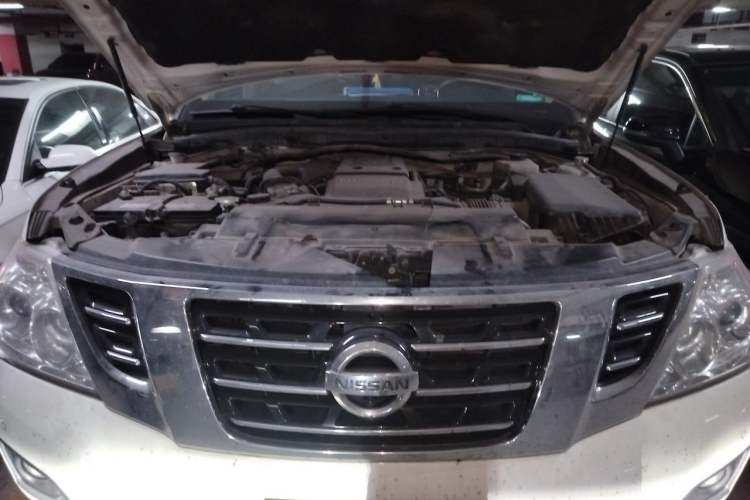 Used Nissan Patrol  Engine Bay