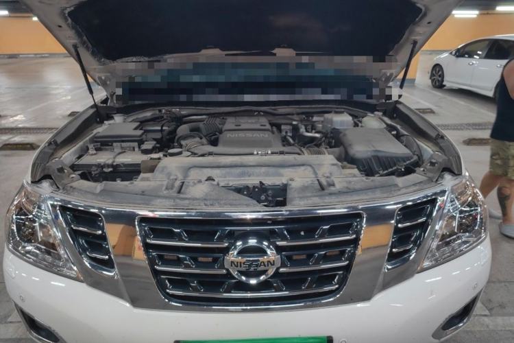 Used Nissan Patrol  Engine Bay