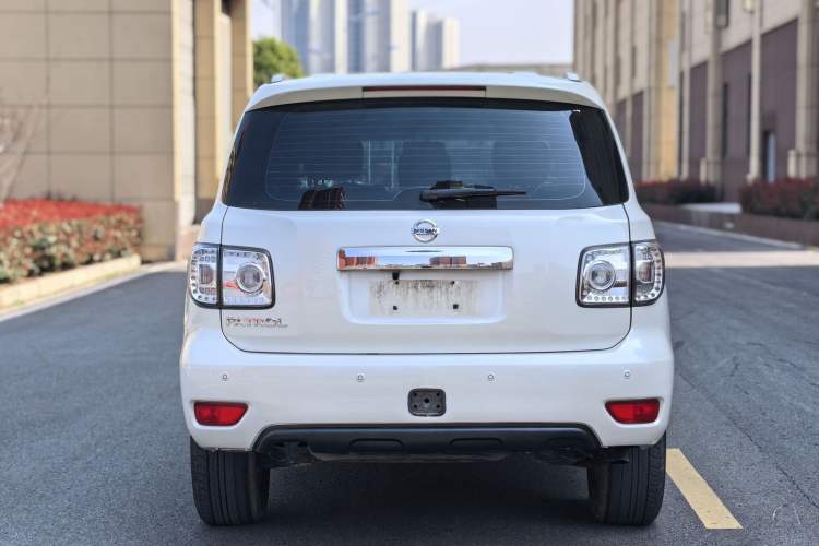 Used Nissan Patrol 2017 4.0L SE U.S.-Spec Version Exterior 4