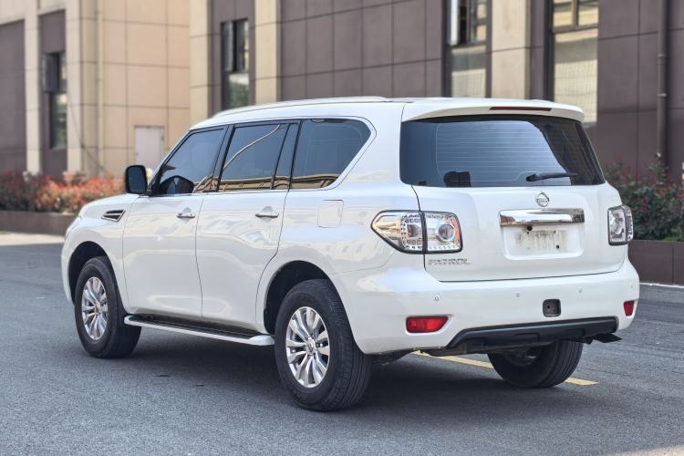 Used Nissan Patrol 2017 4.0L SE U.S.-Spec Version Exterior 5