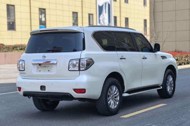 Used Nissan Patrol 2017 4.0L SE U.S.-Spec Version Exterior 6