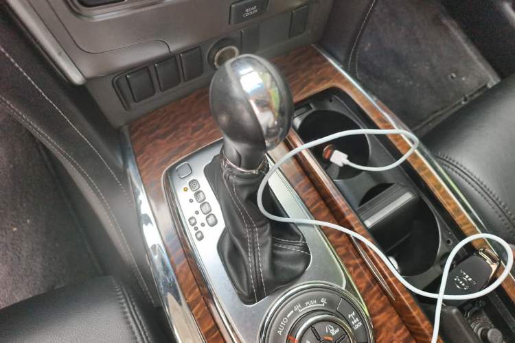 Used Nissan Patrol  Gear Lever