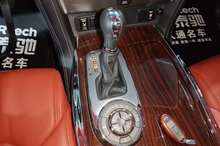 Used Nissan Patrol 2017 Y62 4.0L LE Middle East Edition Gear Lever