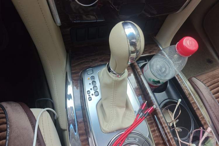 Used Nissan Patrol  Gear Lever