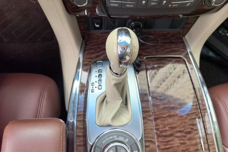 Used Nissan Patrol  Gear Lever