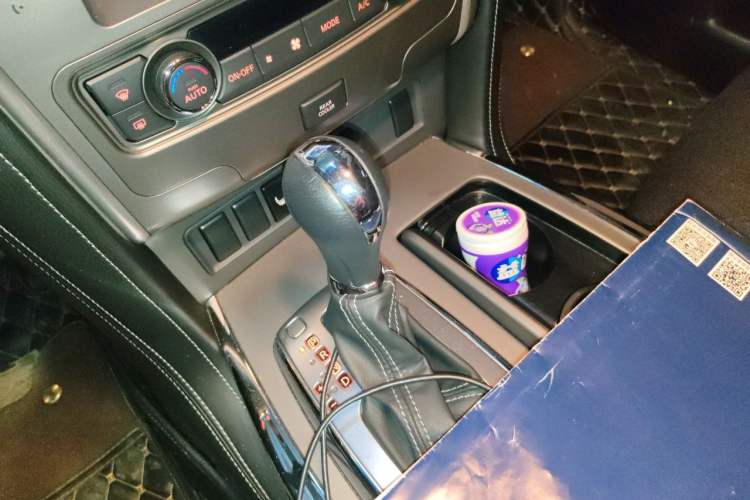 Used Nissan Patrol  Gear Lever