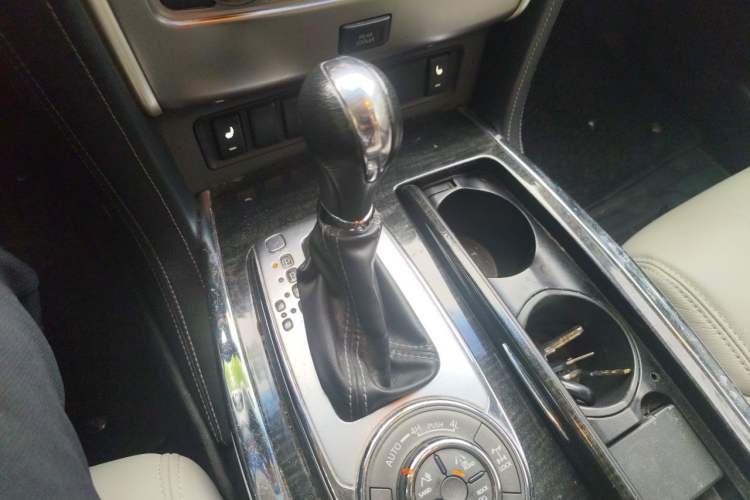 Used Nissan Patrol  Gear Lever