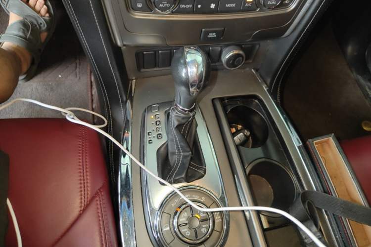 Used Nissan Patrol 2017 4.0L Parallel Import Gear Lever