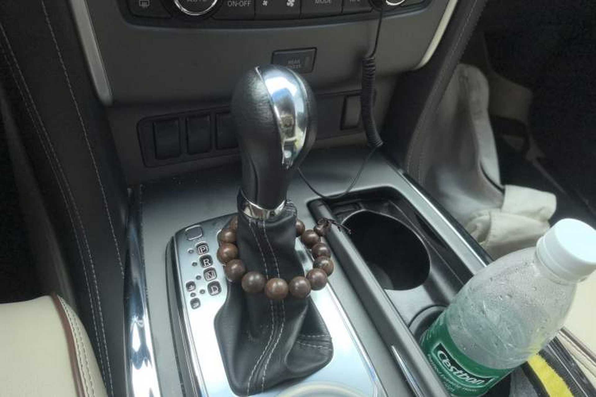 Used Nissan Patrol 2017 4.0L XE Middle East Version Gear Lever