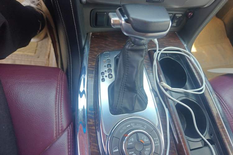 Used Nissan Patrol  Gear Lever