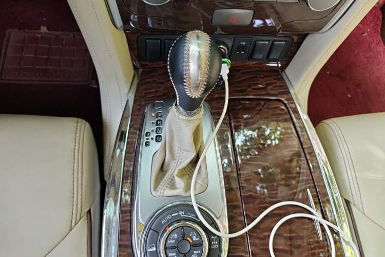 Used Nissan Patrol  Gear Lever