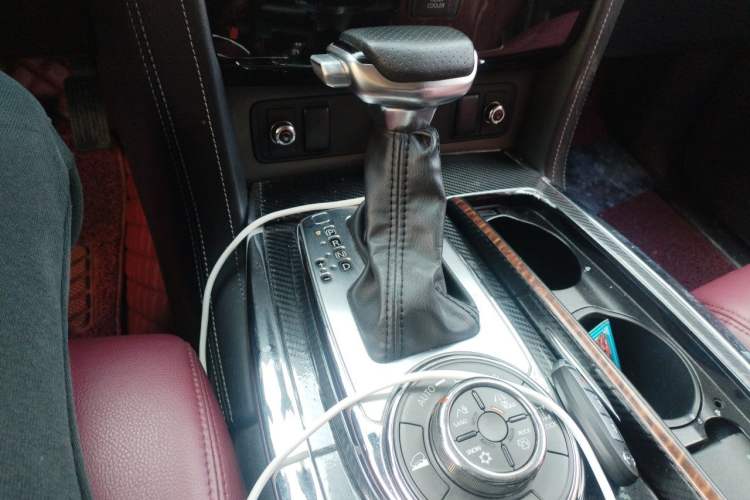 Used Nissan Patrol  Gear Lever