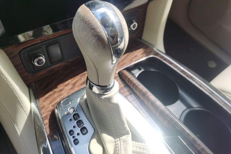Used Nissan Patrol  Gear Lever