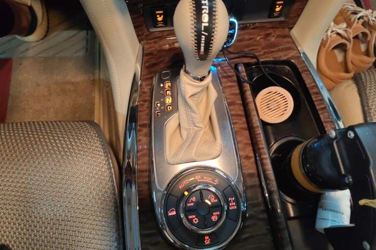 Used Nissan Patrol  Gear Lever