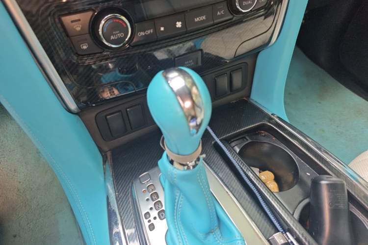 Used Nissan Patrol  Gear Lever