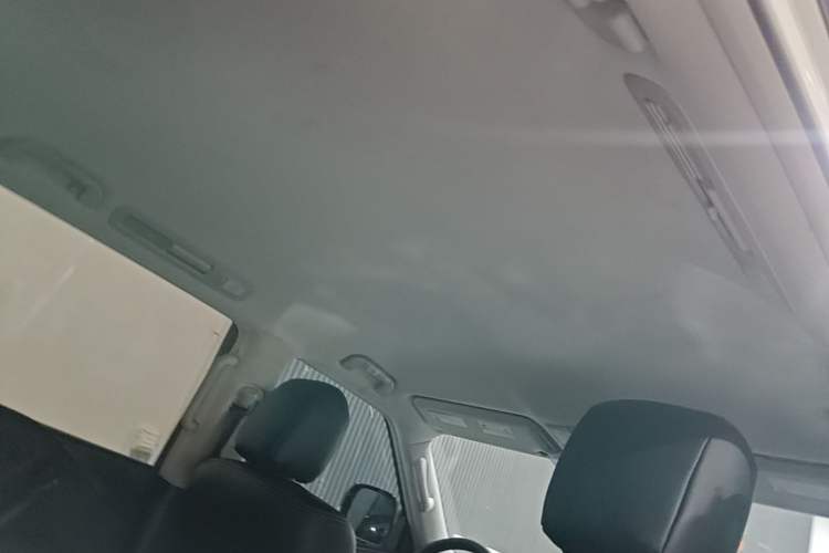 Used Nissan Patrol 2017 4.0L SE U.S.-Spec Version Headliner