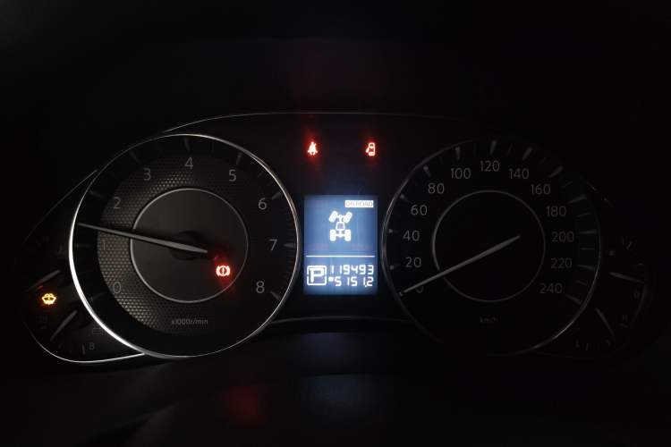 Used Nissan Patrol 2017 4.0L SE U.S.-Spec Version Instrument Cluster