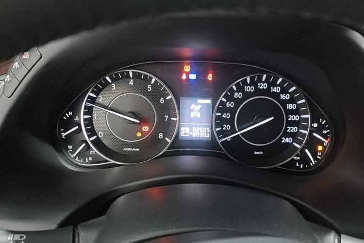 Used Nissan Patrol 2017 4.0L SE U.S.-Spec Version Instrument Cluster