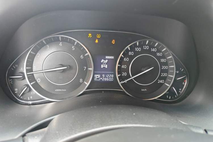 Used Nissan Patrol  Instrument Cluster