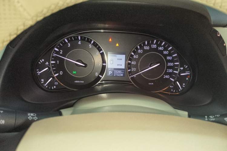 Used Nissan Patrol 2017 4.0L SE U.S.-Spec Version Instrument Cluster