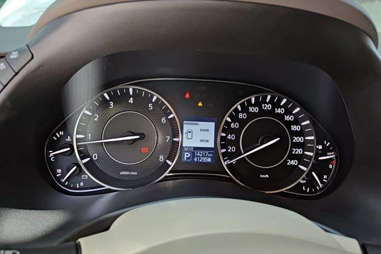 Used Nissan Patrol 2017 Y62 4.0L SE-T2 BOSE – Middle East Instrument Cluster