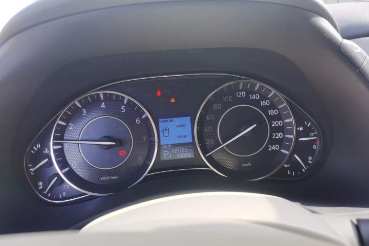 Used Nissan Patrol  Instrument Cluster