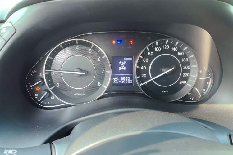 Used Nissan Patrol 2017 4.0L SE U.S.-Spec Version Instrument Cluster