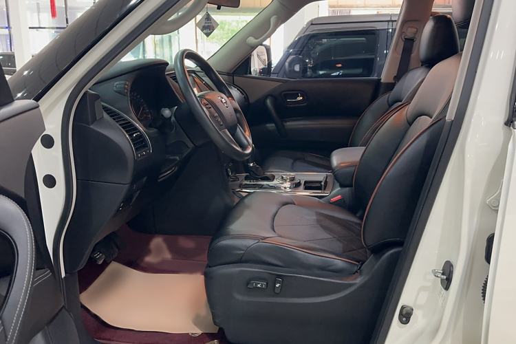 Used Nissan Patrol  Interior 1