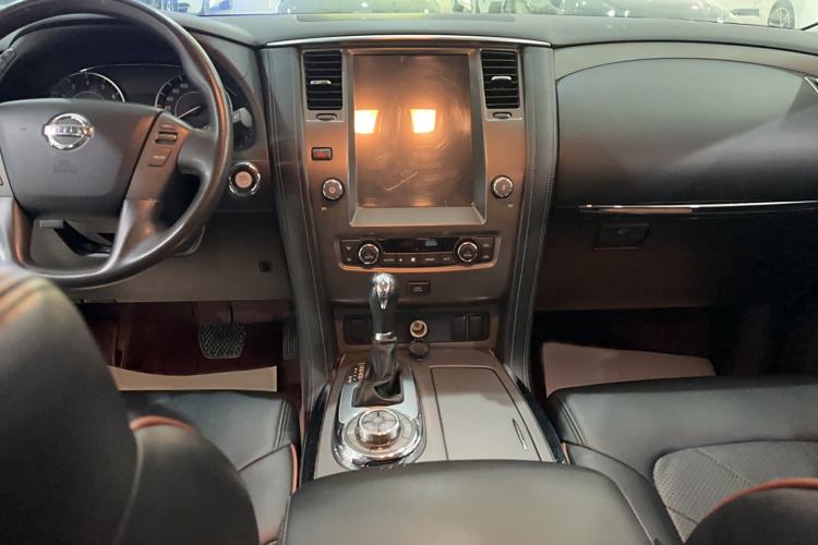 Used Nissan Patrol  Interior 3