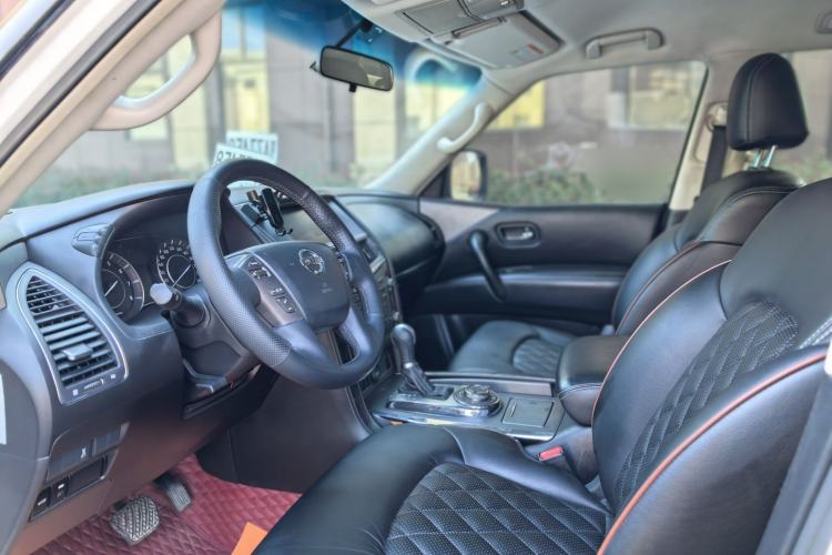 Used Nissan Patrol 2017 4.0L SE U.S.-Spec Version Interior 5